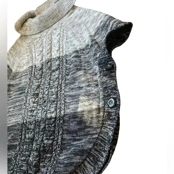 Maternity Women’s Small OLD NAVY Gray Short-Sleeve Knit Pull-Over Top - Picture 5 of 13